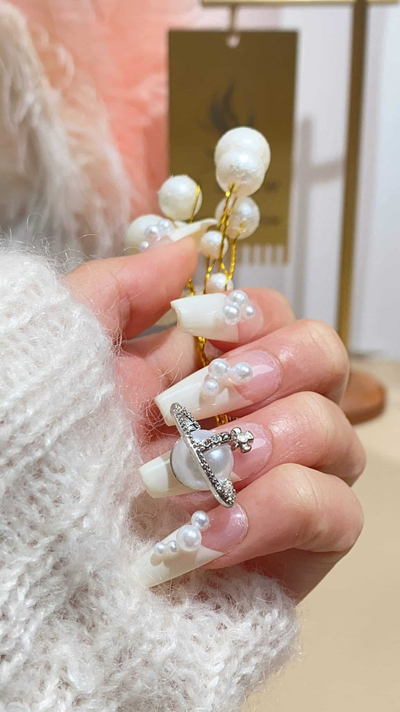 LT Glow's Luxurious Pearl and Diamond Embellished White Coffin Nails, A Perfect Blend of Elegance and Craftsmanship
