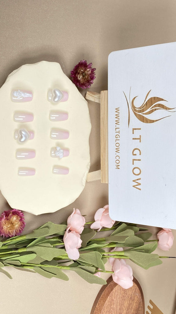 These white coffin fake nails, graced with angel and heart motifs, radiate purity and elegance, making them a must-have for any artificial nails enthusiast
